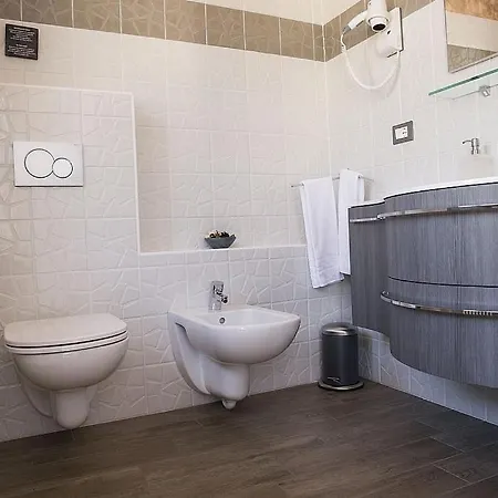 빌라 Sleeps 2 With Pool And Air Con Monticello d'Alba
